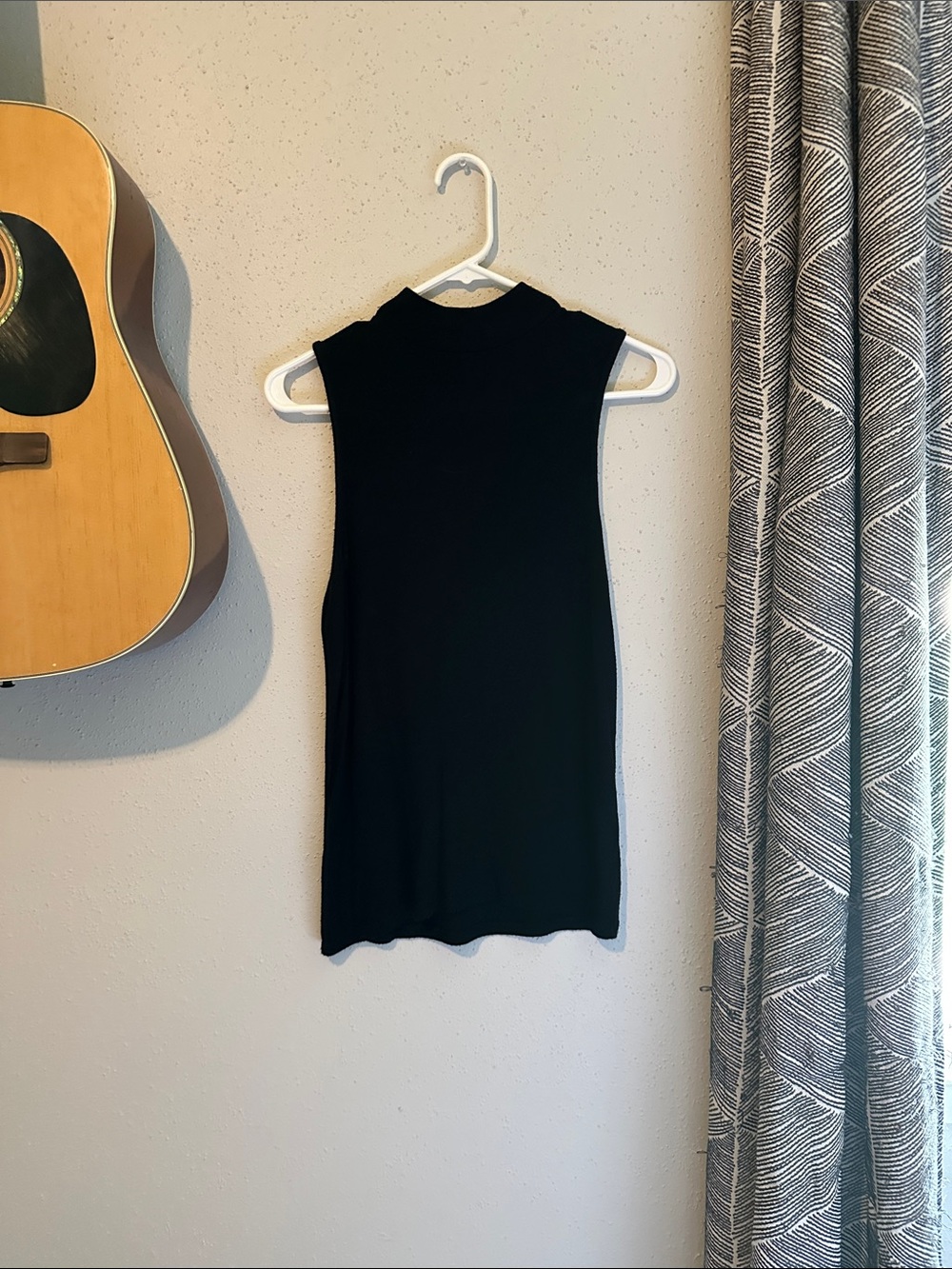 GAP Black Sleeveless Mock Neck Tank